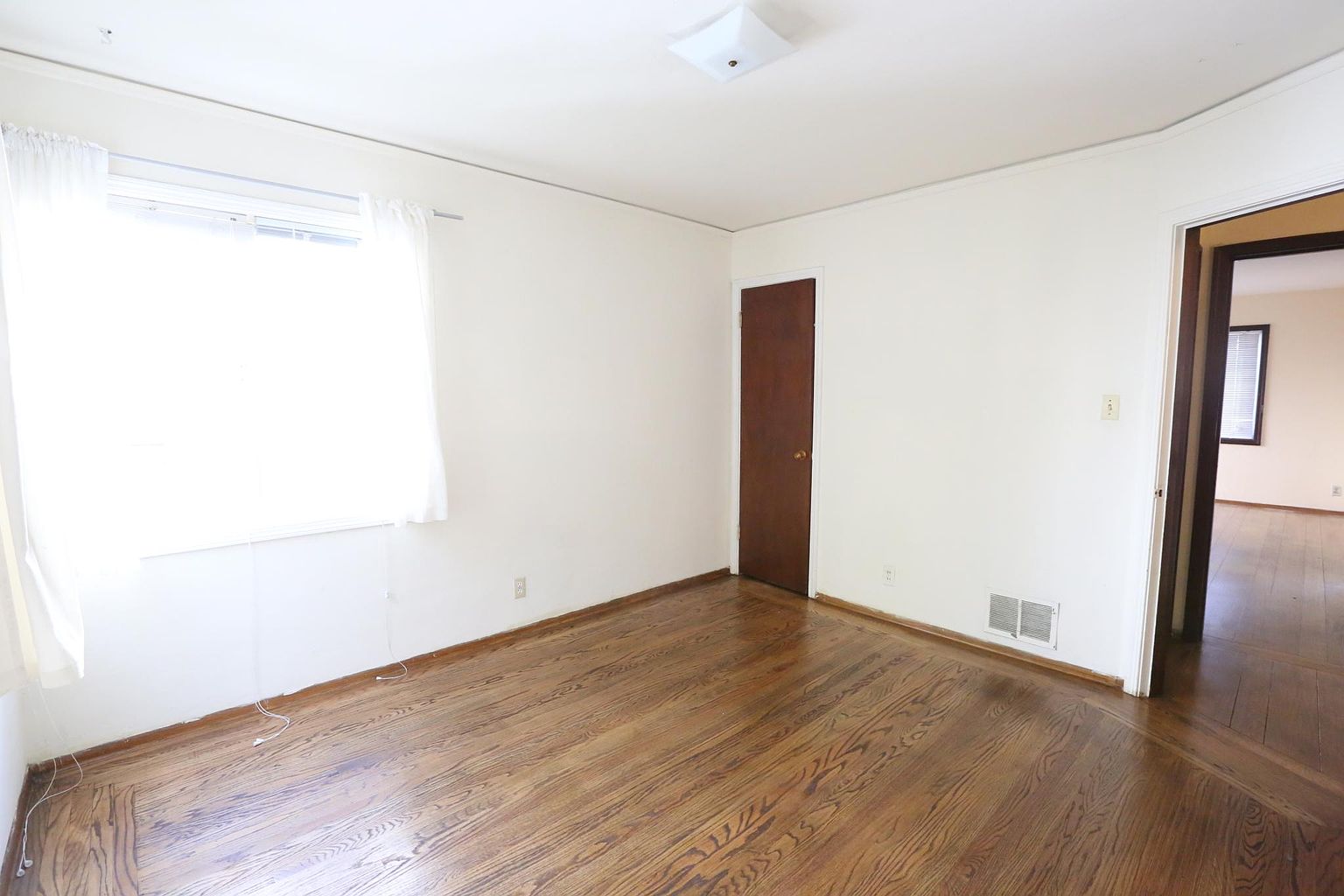 1743 Berkeley Way photo 5