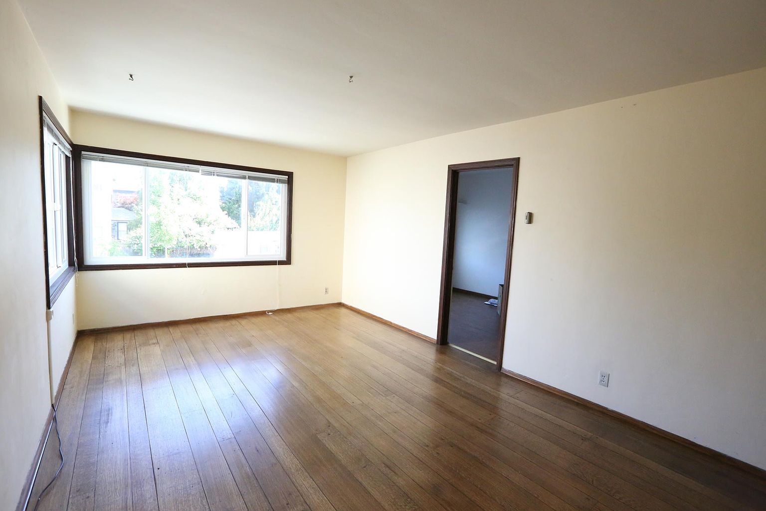 1743 Berkeley Way photo 2