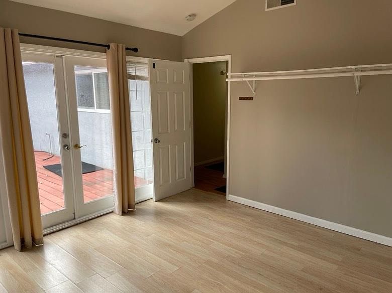 1260 Glacier Dr Room 8 photo 4