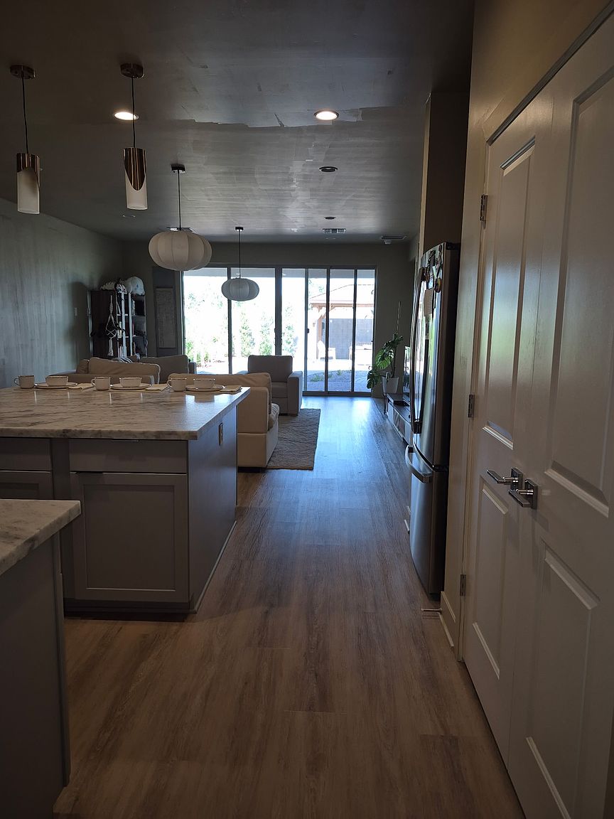 35789 N Zinc Dr photo 3