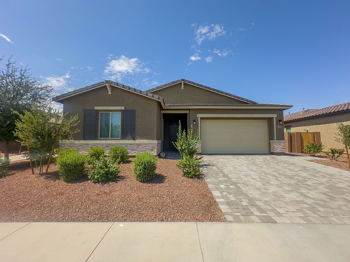 Modern, Spacious Living! 4 Bed 3 Bath Over 2500 Sqft! photo 3