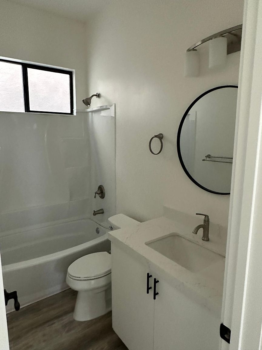 256 B Ave photo 5