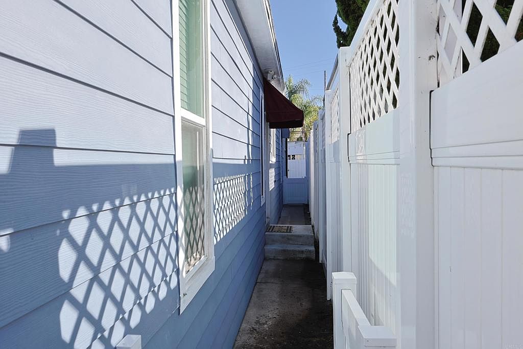 205.5 C Ave photo 2