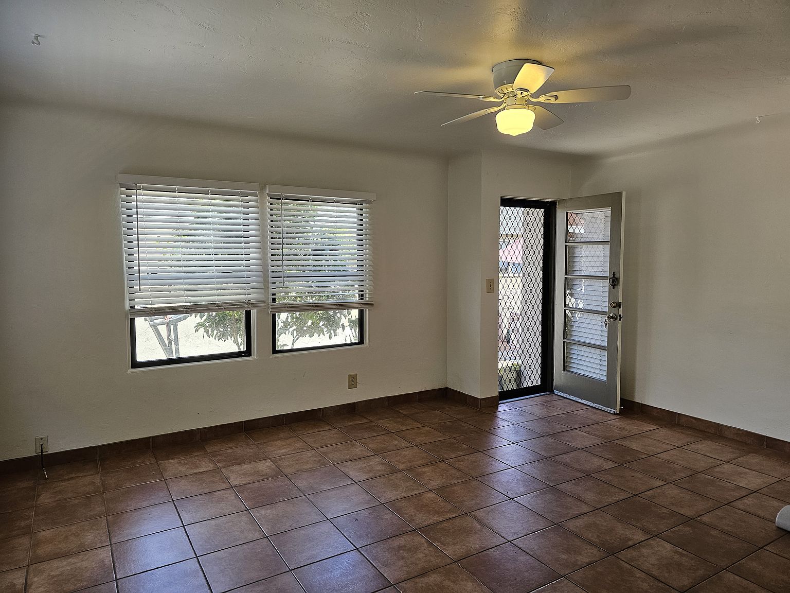 535 S Branciforte Ave unit 4 photo 4