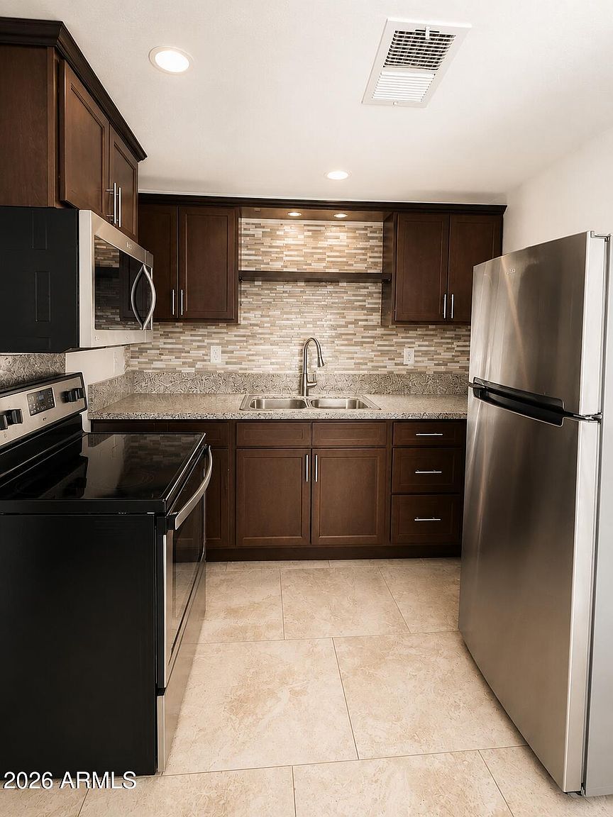 2234 West Medlock Drive, Phoenix, AZ 85015 photo 4