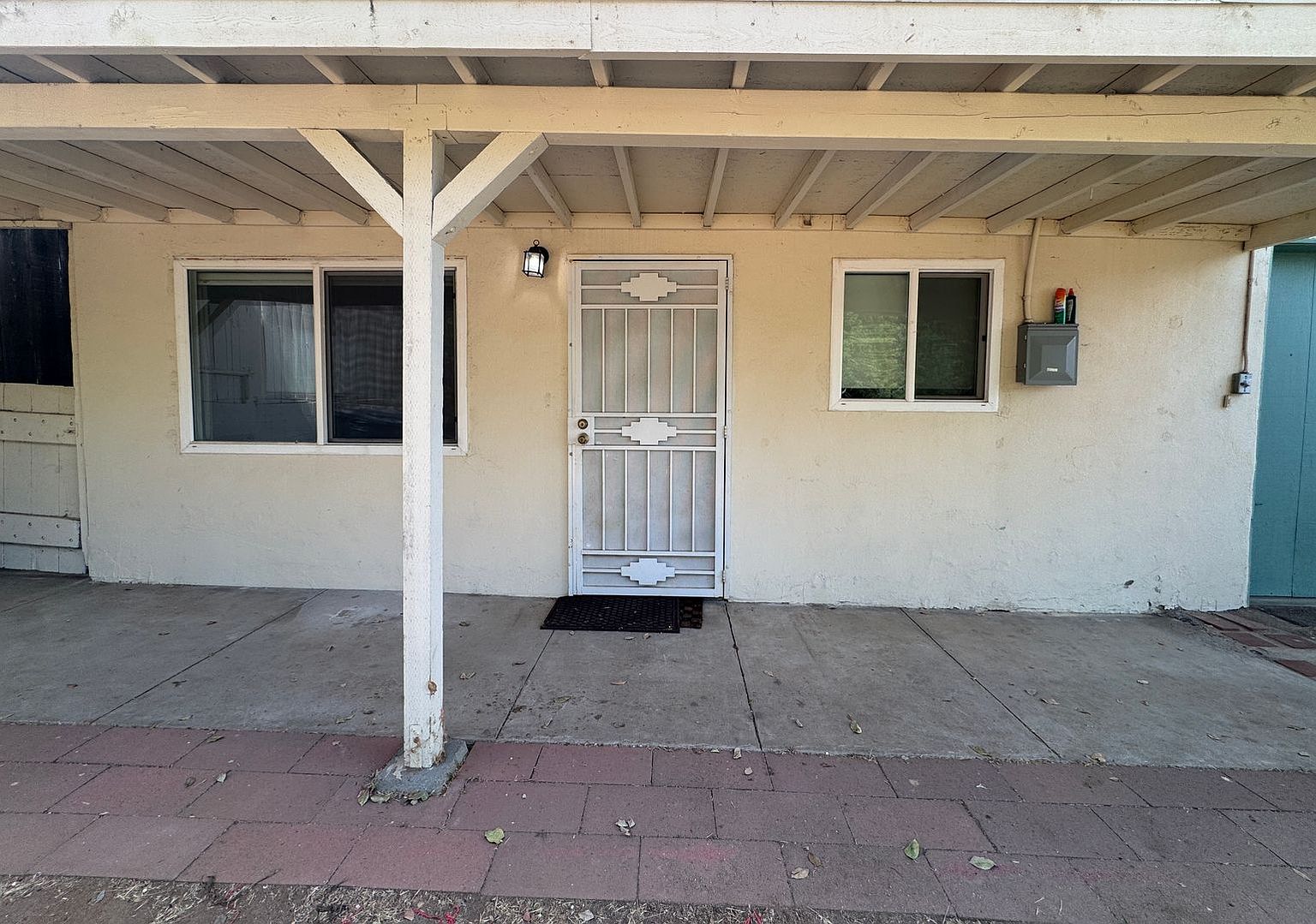 622 S Kalmia St photo 2