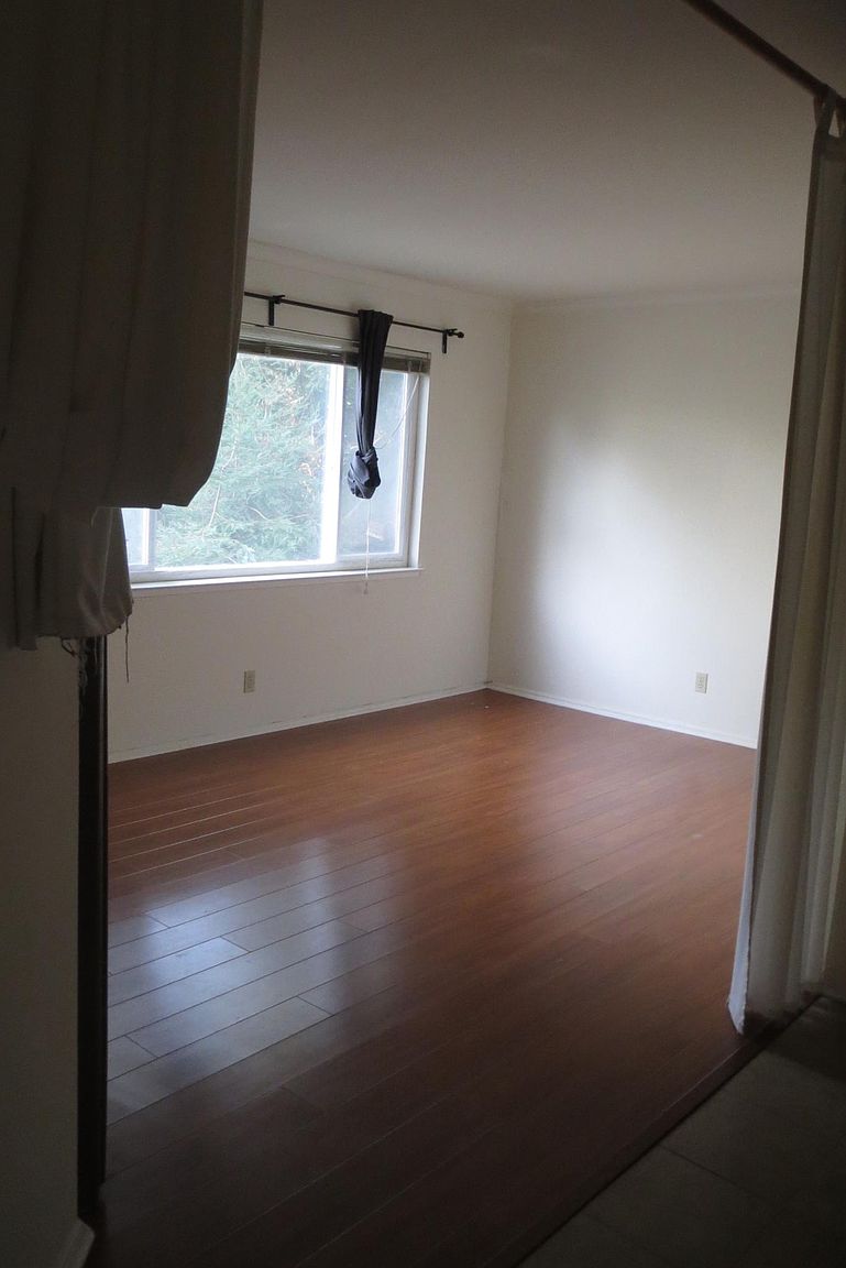 1735 Highland Pl photo 2