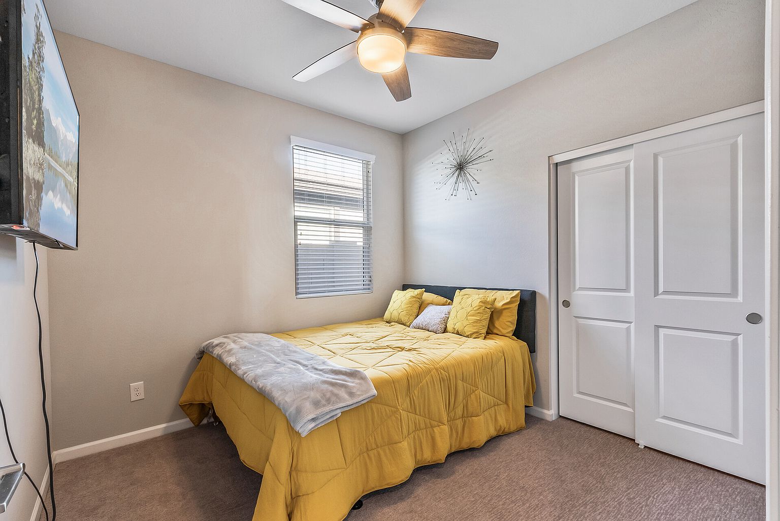 17352 W Paraiso Ln photo 4
