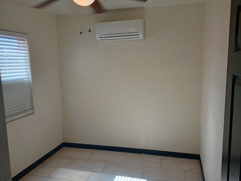 301 N Sunshine Blvd photo 3