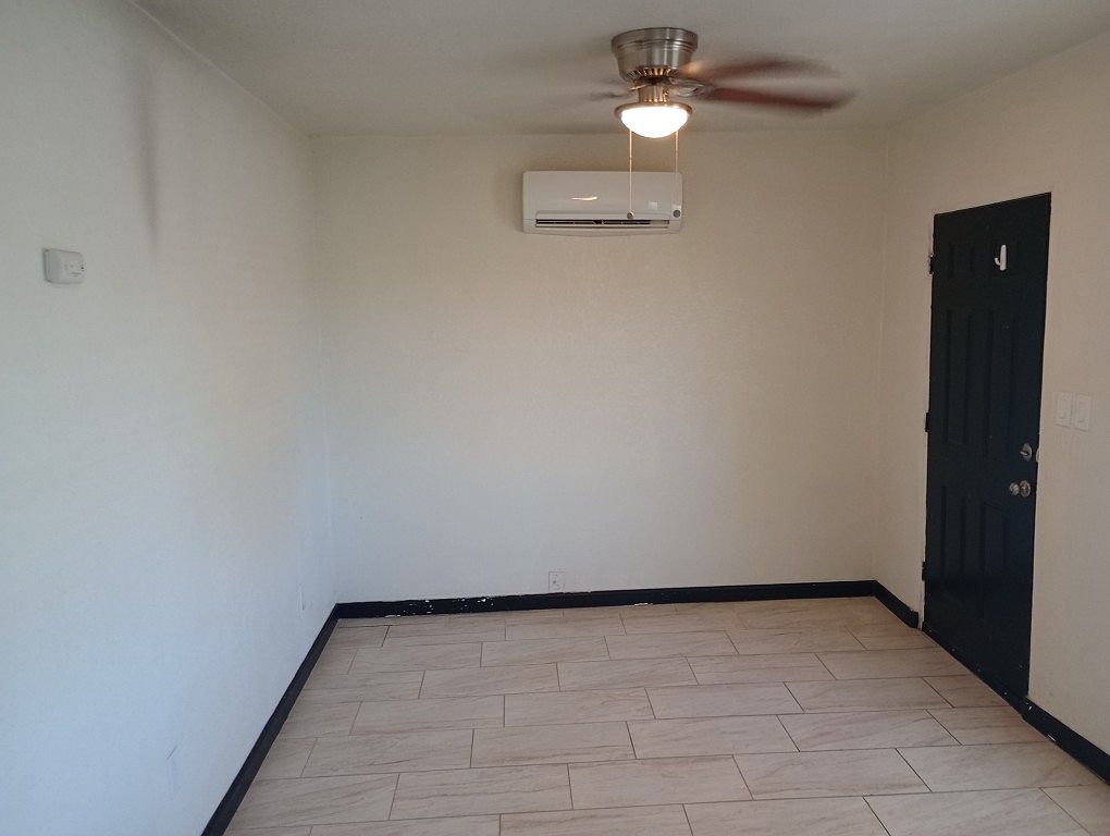 301 N Sunshine Blvd photo 4
