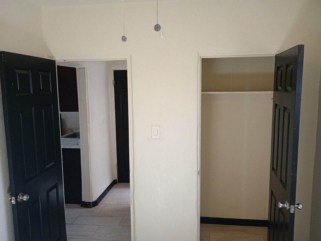 301 N Sunshine Blvd photo 5