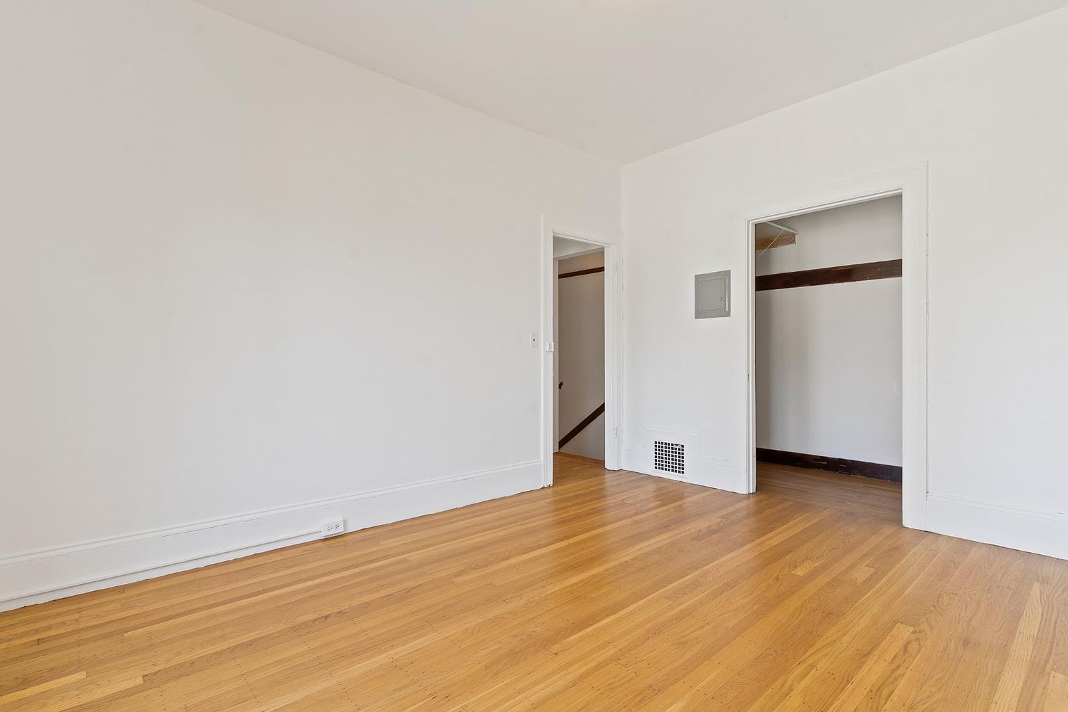 465 63rd St photo 3