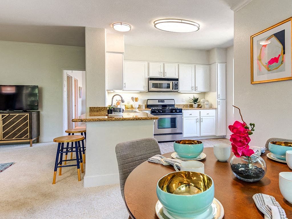 2 Bed 2 Bath A photo 3