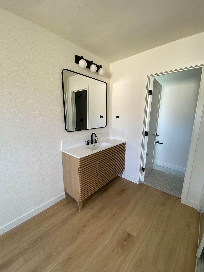4455 Illinois St photo 3