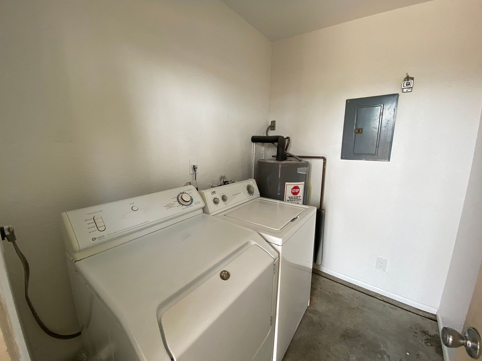2 beds  1.5 baths (1100 sqft) photo 5