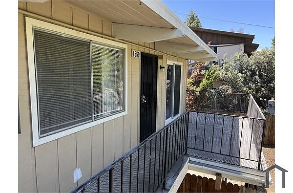 1559 Valle Vista Ave photo 3
