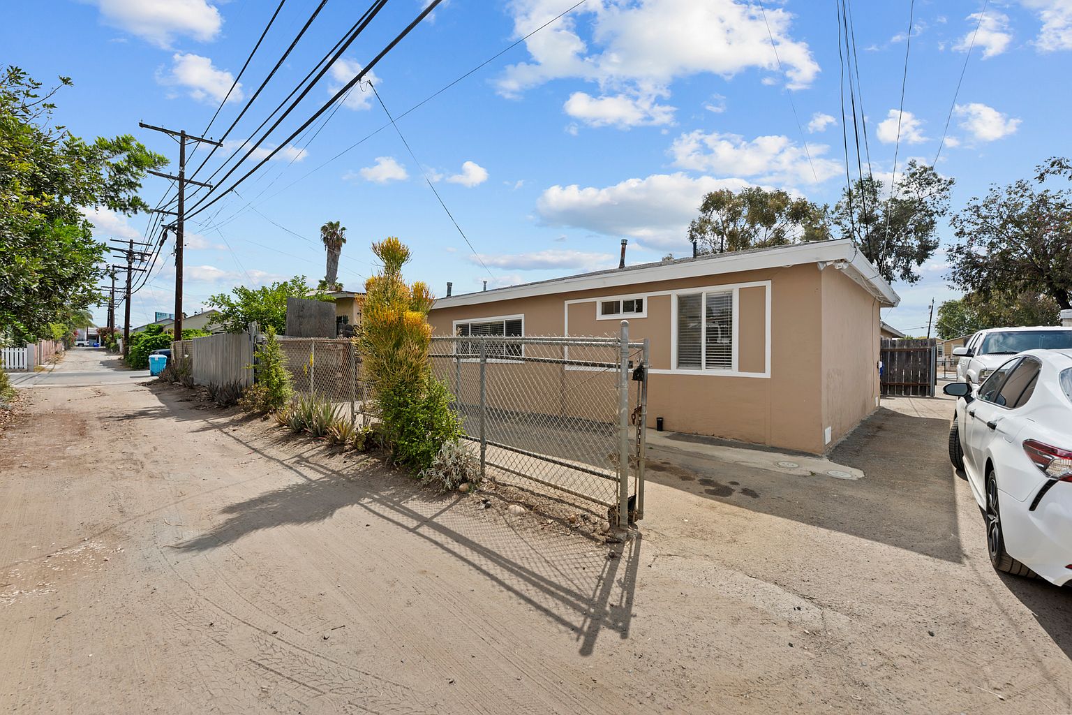 4338 Poplar St photo 2