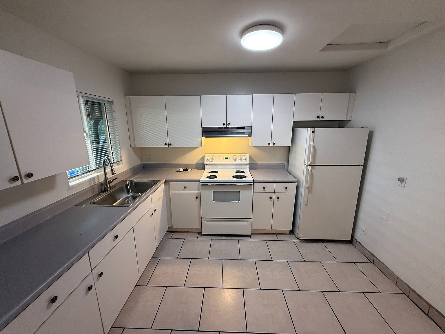 1312 S Martin Ln photo 2
