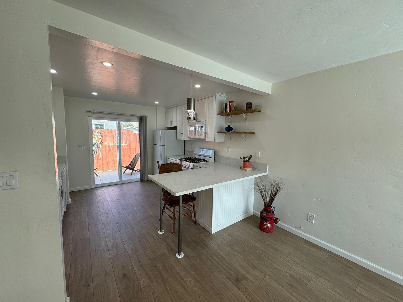 324 S 49th St photo 3
