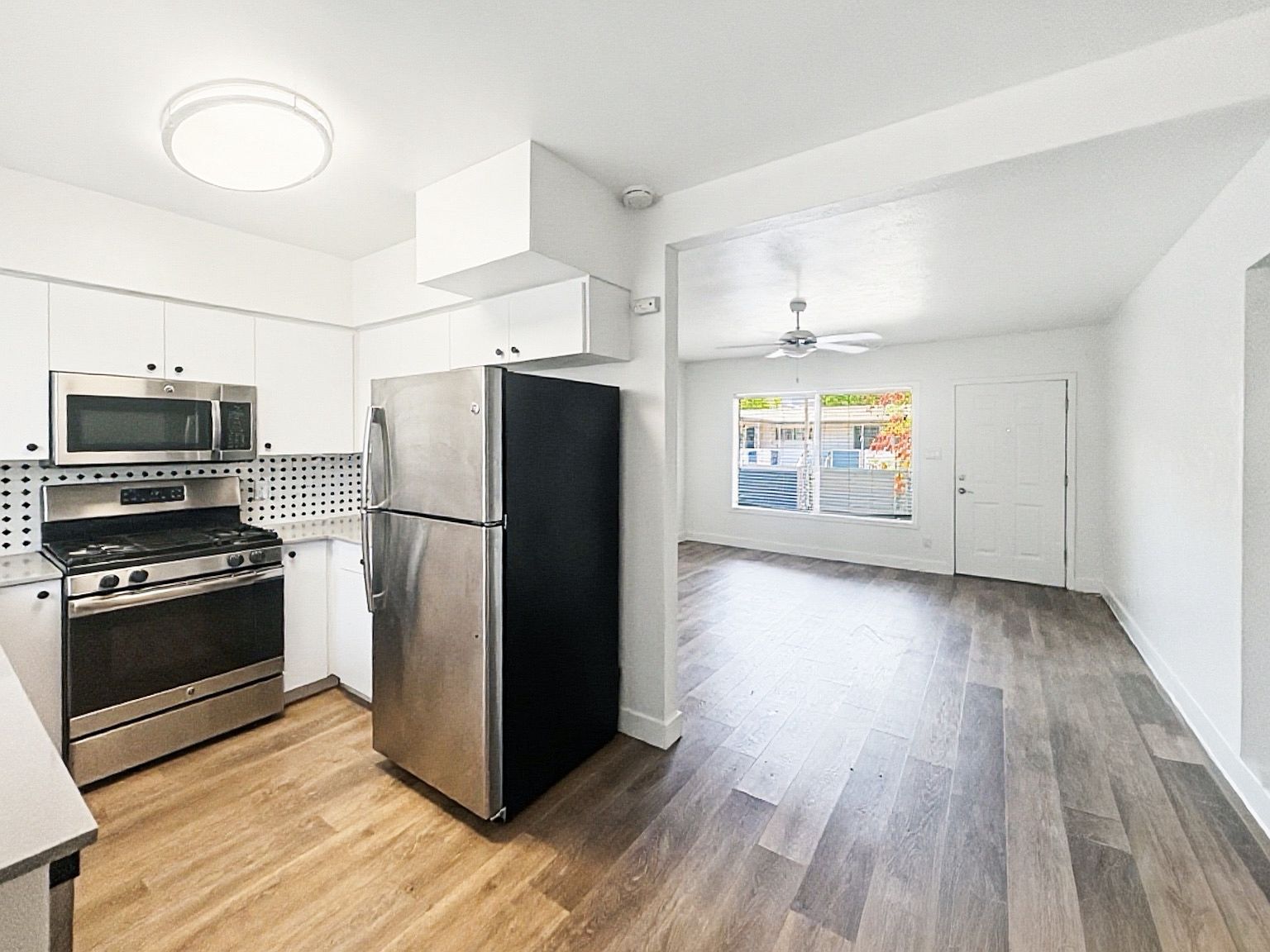337 W Pasadena Ave photo 5