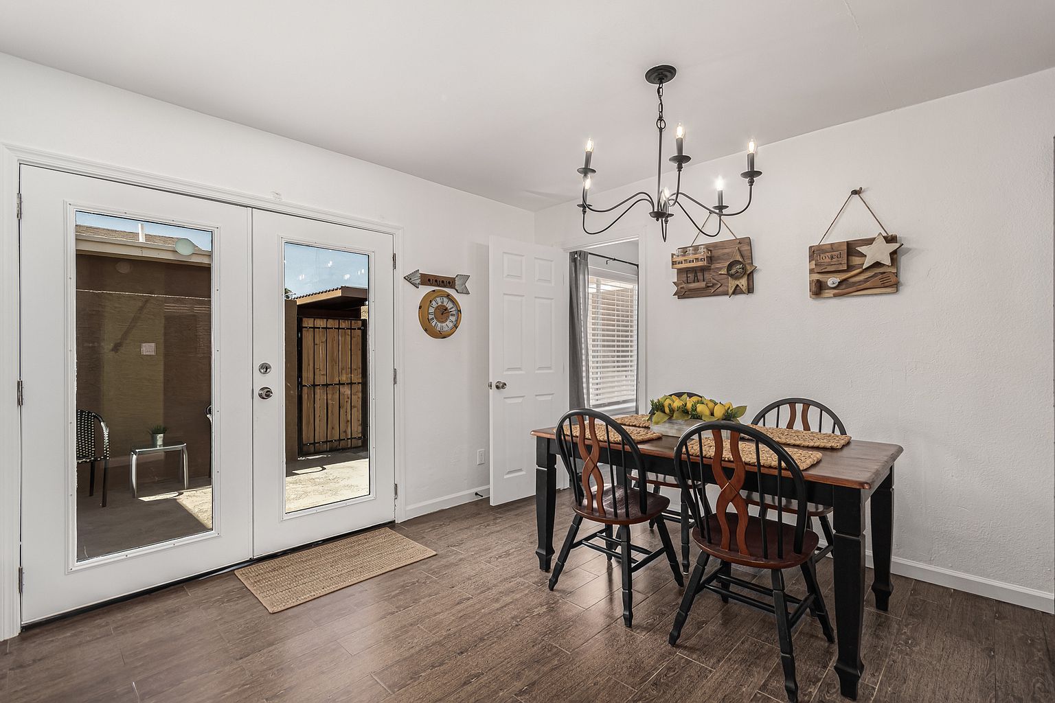 2611 E Obregon St photo 5