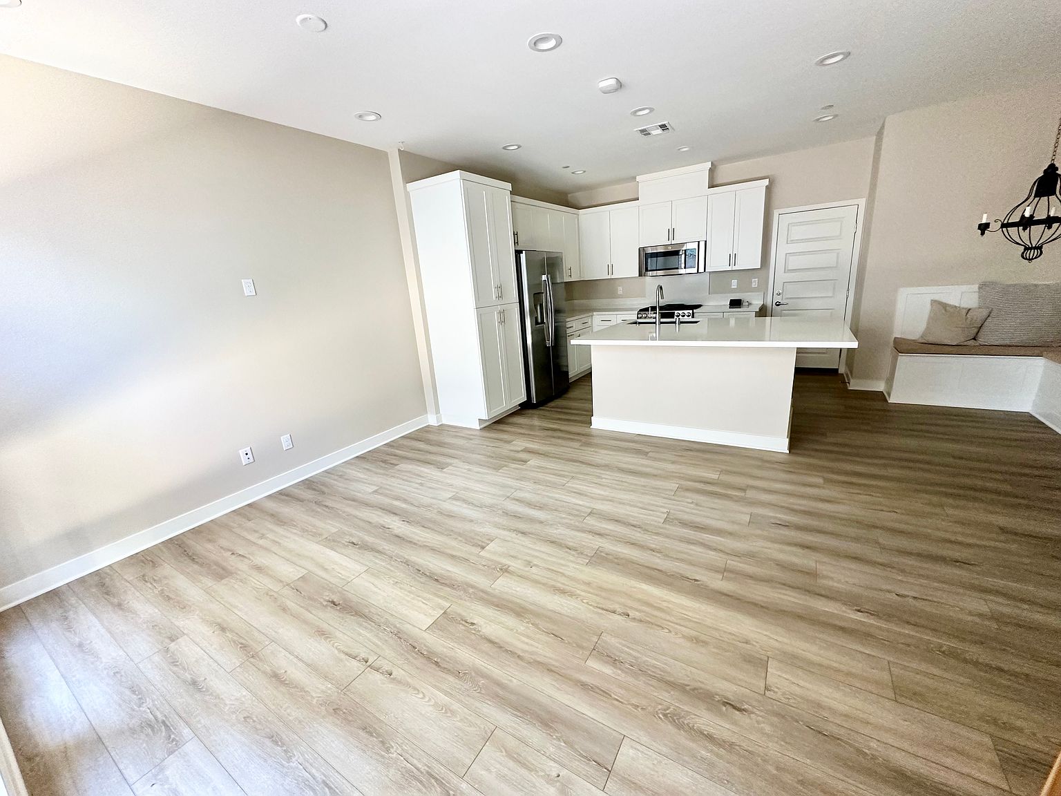 10912 Alderman Way photo 2