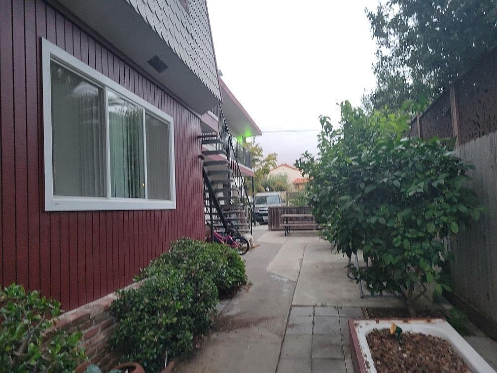143 W J St photo 2