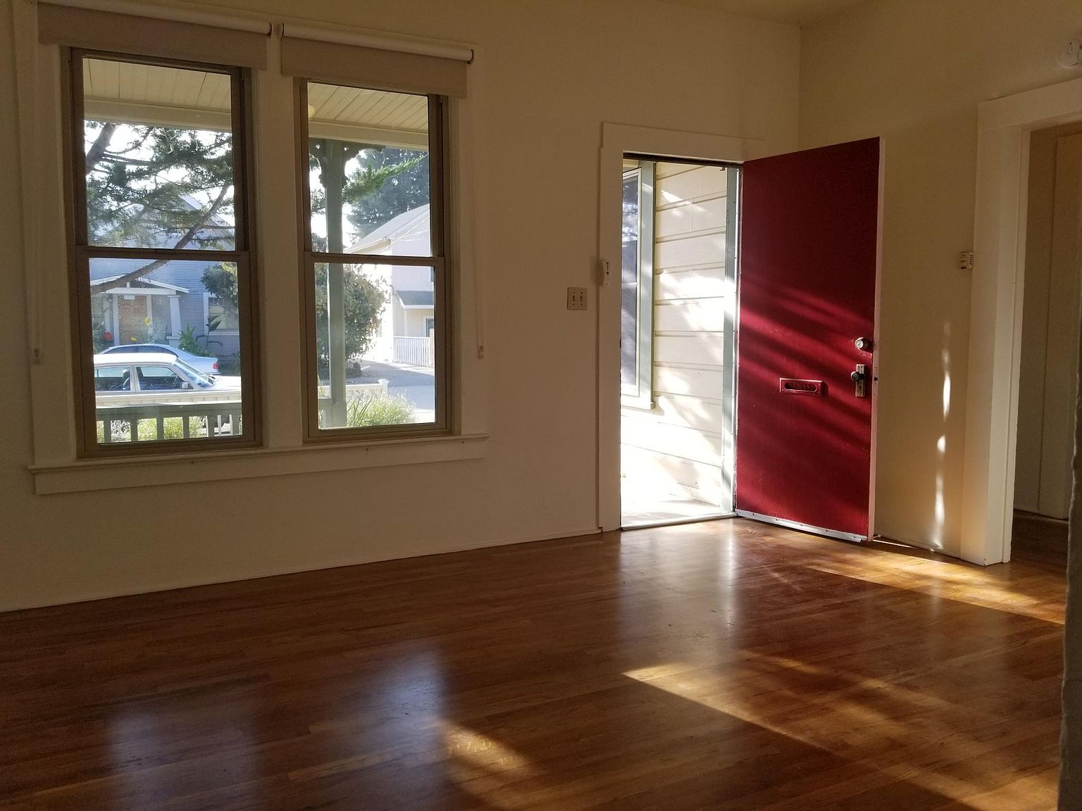 132 Campbell St photo 3