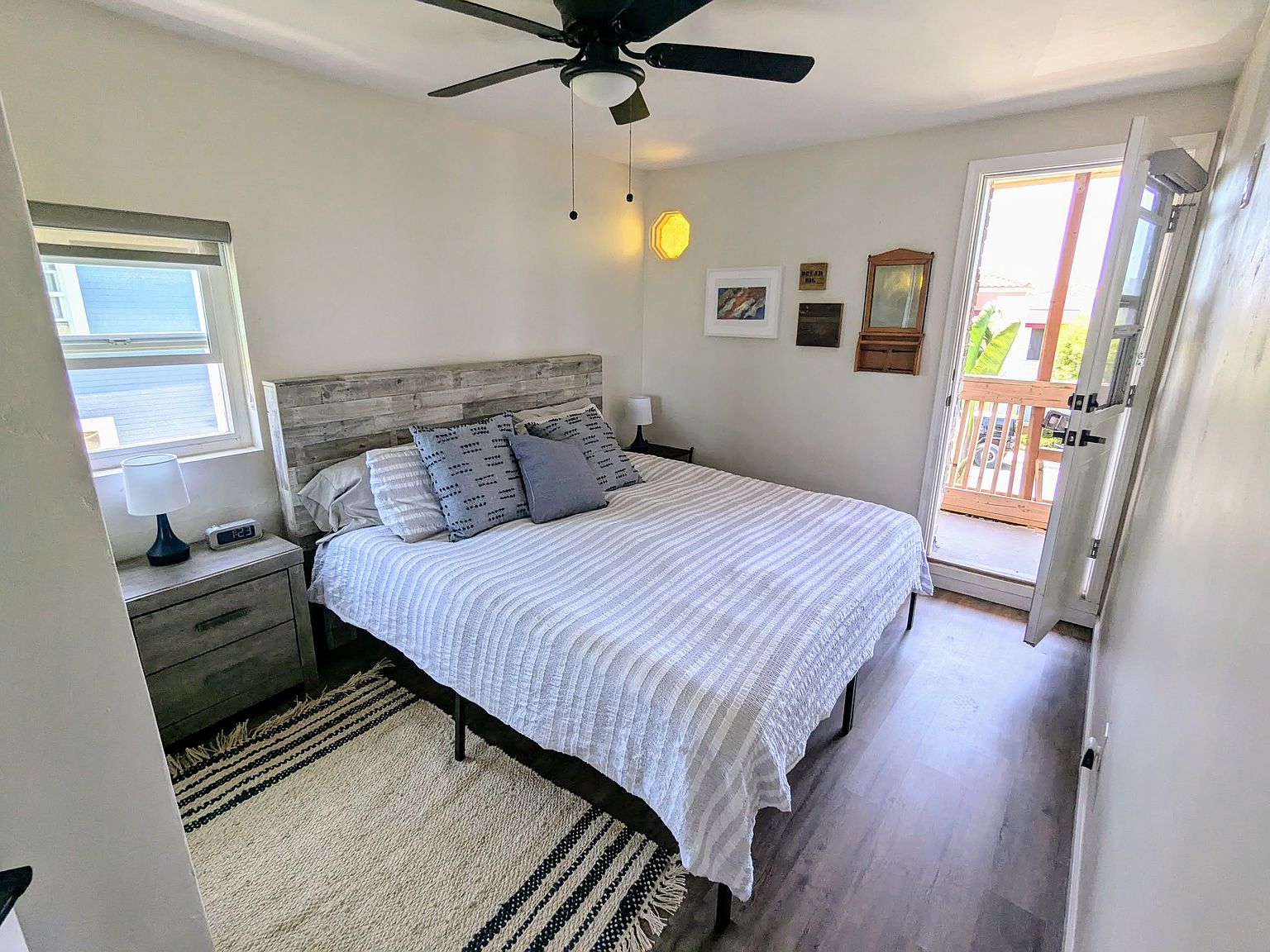 2074 Newton Ave photo 3