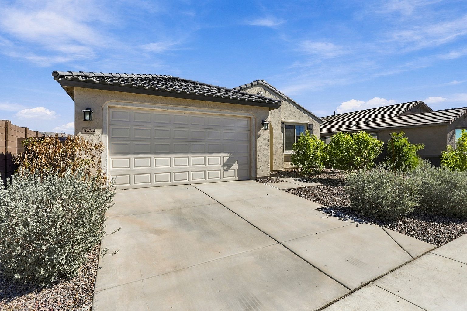 16724 W Whispering Wind Dr photo 2
