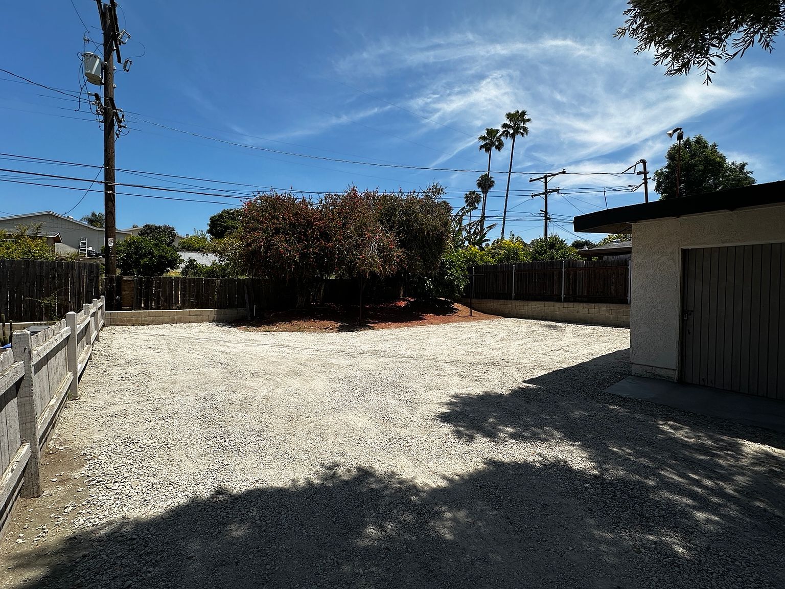 208 Woodcrest Ln photo 2