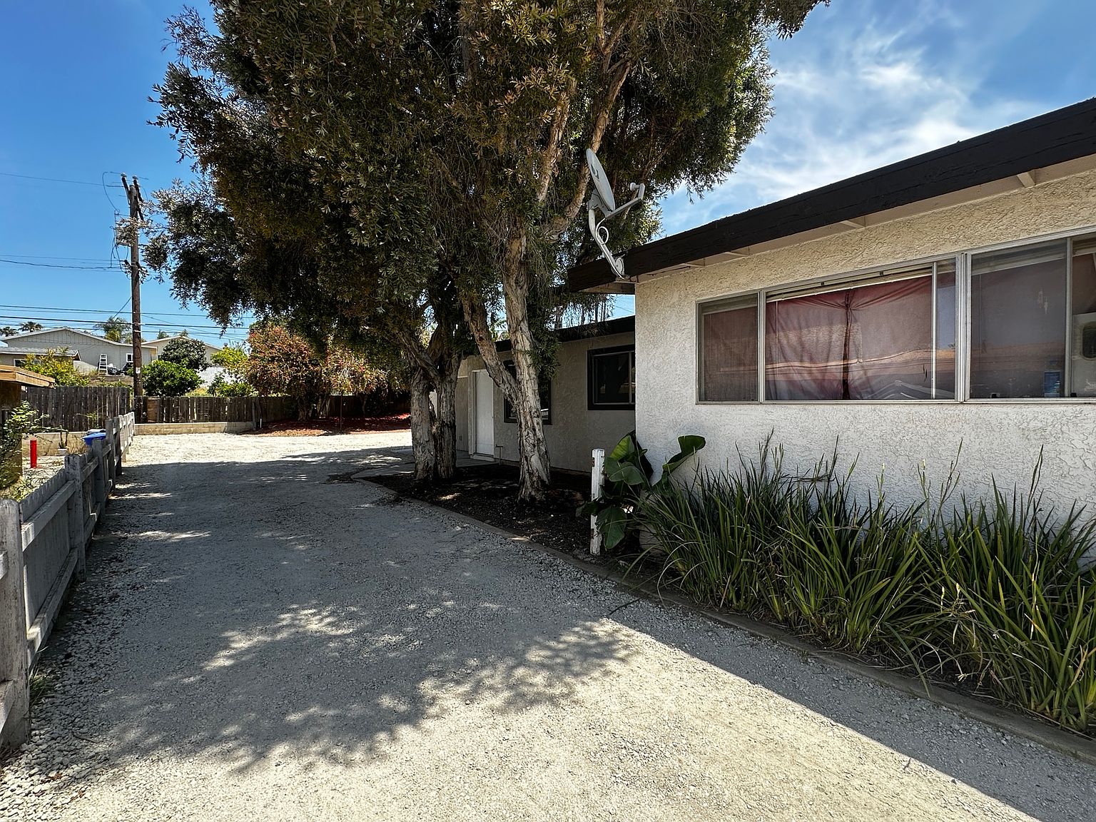 208 Woodcrest Ln photo 4