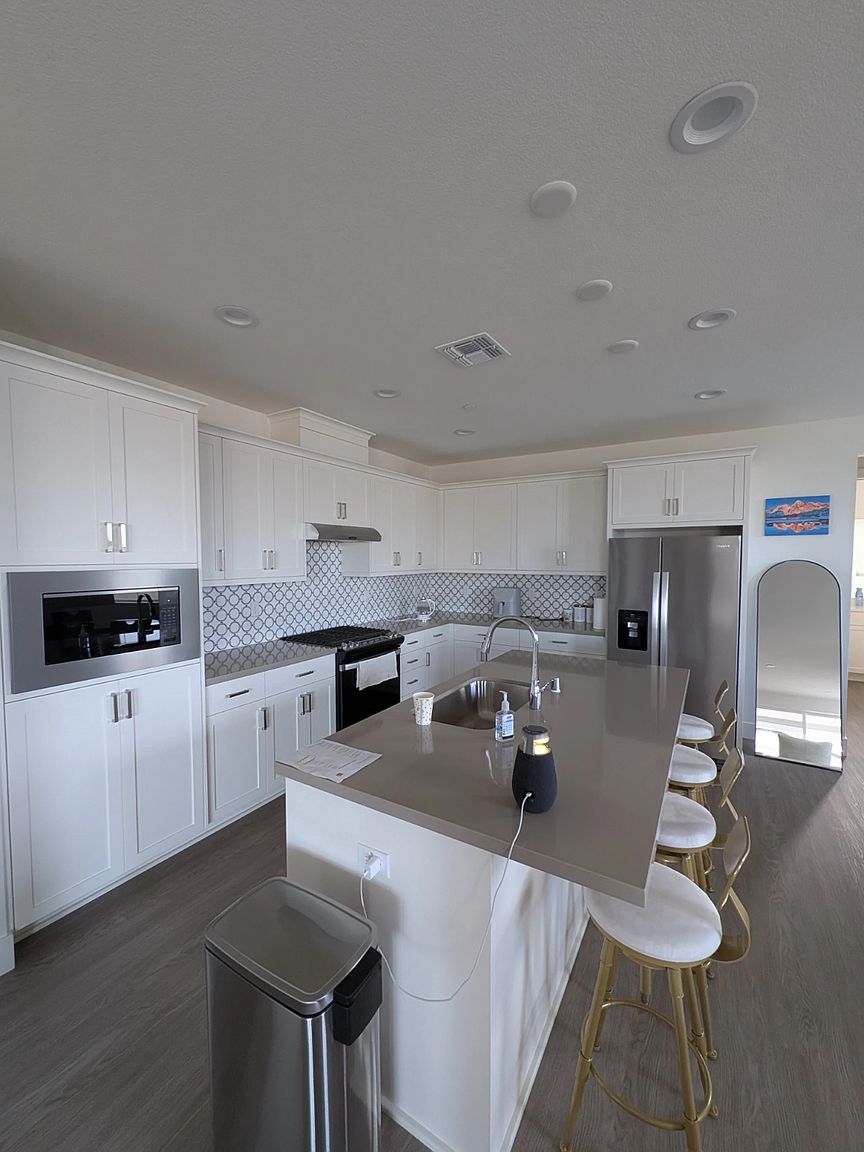 1401 Julia Ln photo 2