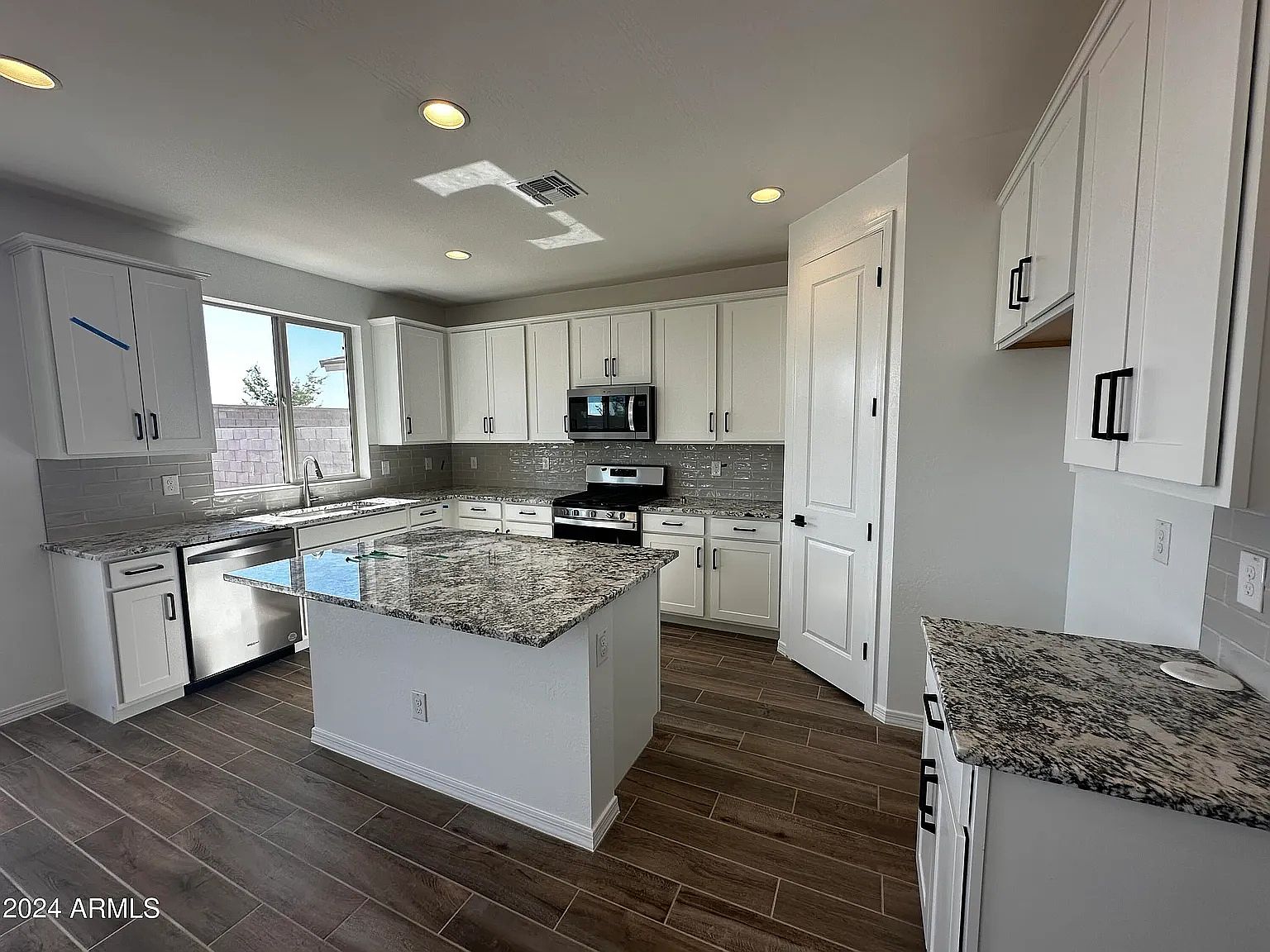 6256 S Emery photo 3