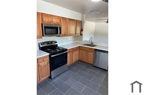 951-955 Karol Way, San Leandro, CA 94577 photo 2