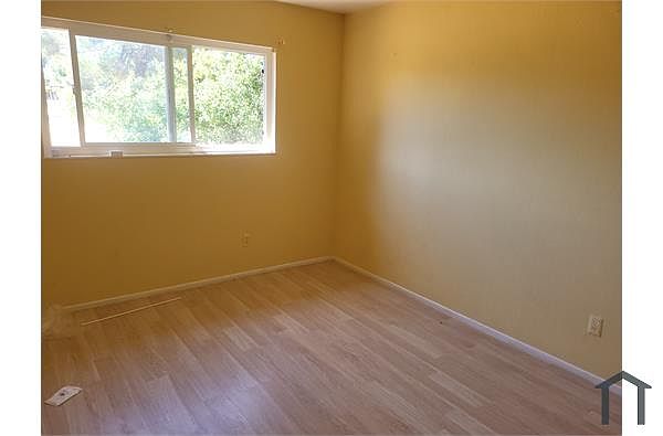 429 E L St photo 3