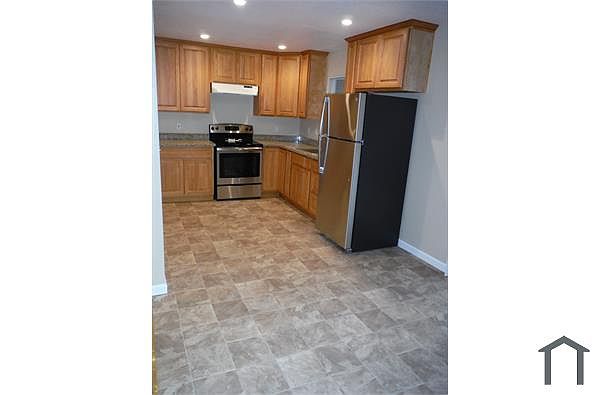 1604 Valle Vista Ave photo 2