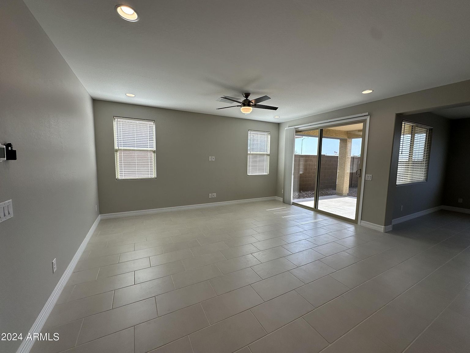 8826 W Medlock Dr photo 5