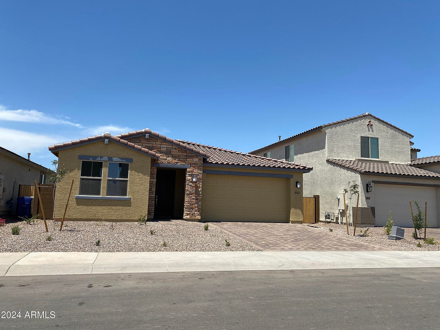 8826 W Medlock Dr photo 2