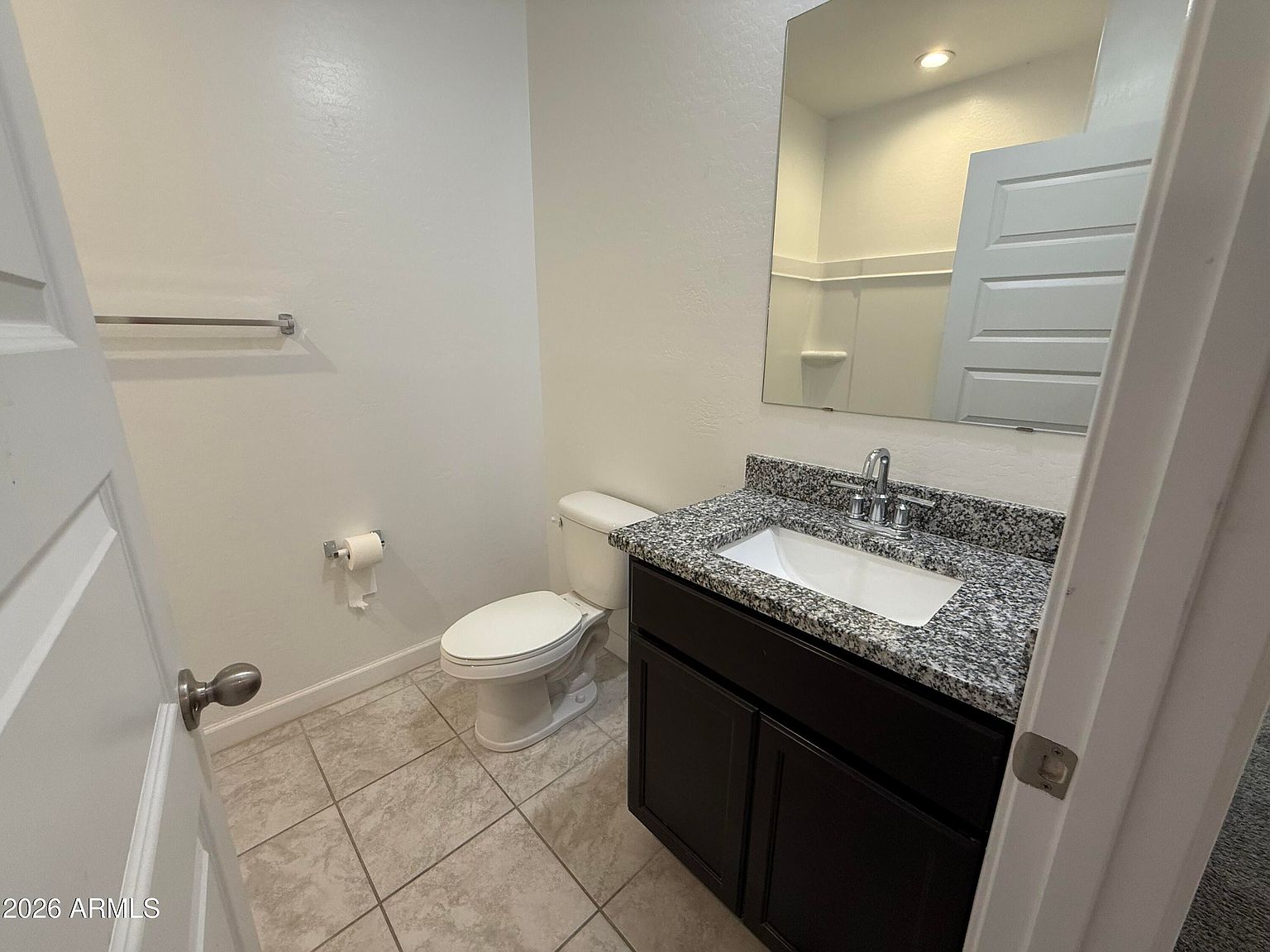 2425 W Seaver Ave photo 3