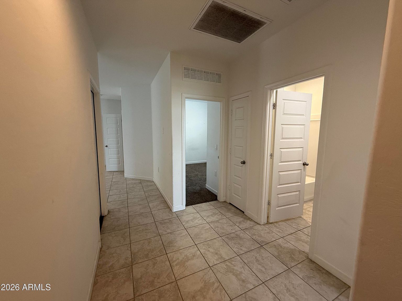 2425 W Seaver Ave
