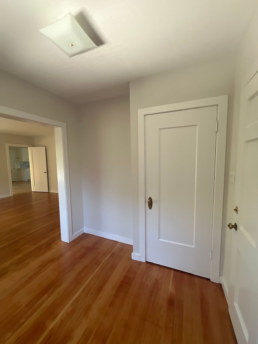 2710 Benvenue Ave photo 4