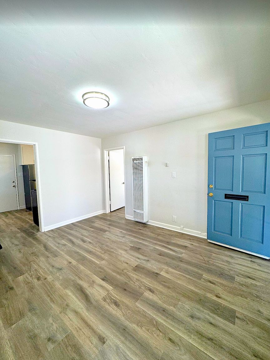 467 S Buena Vista Ave photo 4