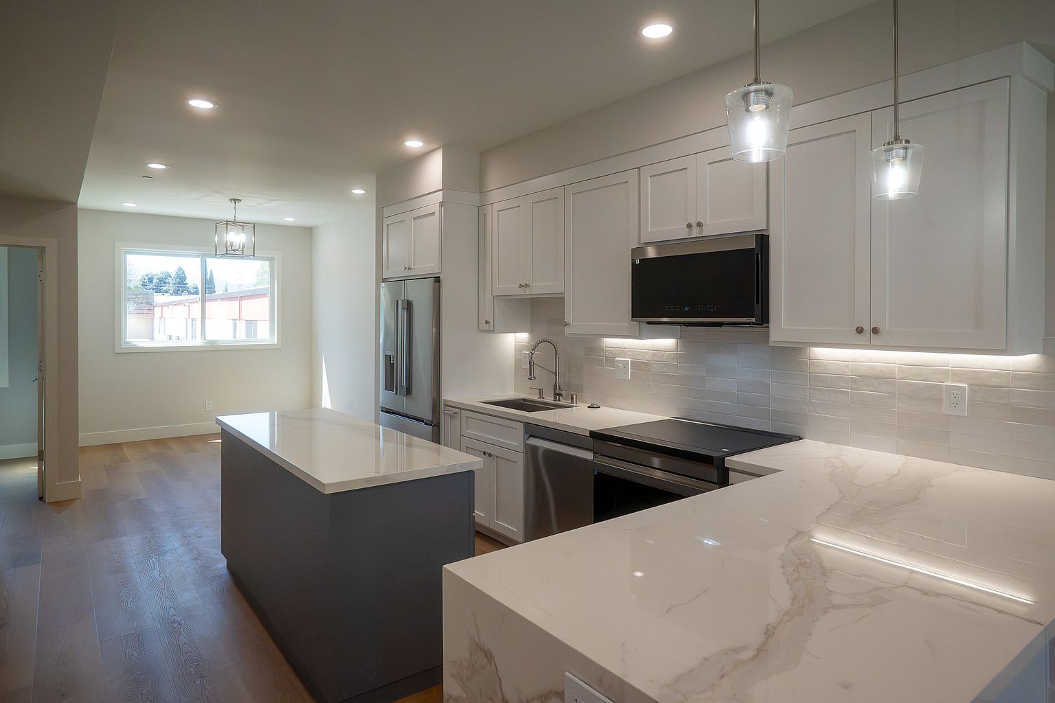 Townhouses on Union Ave · Campbell photo 4