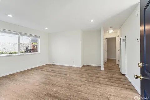 1649 Julia St photo 3