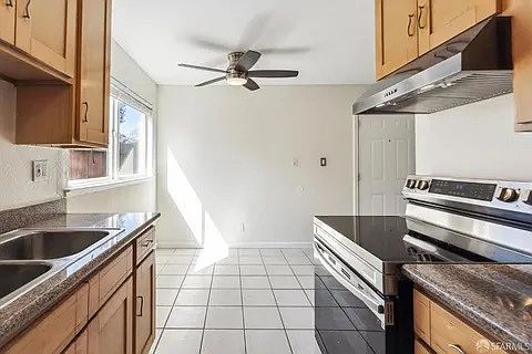 1649 Julia St photo 5
