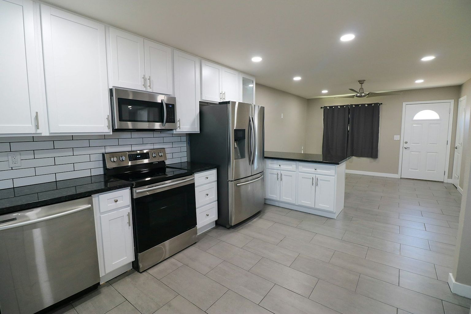 5 N Naco Way photo 4