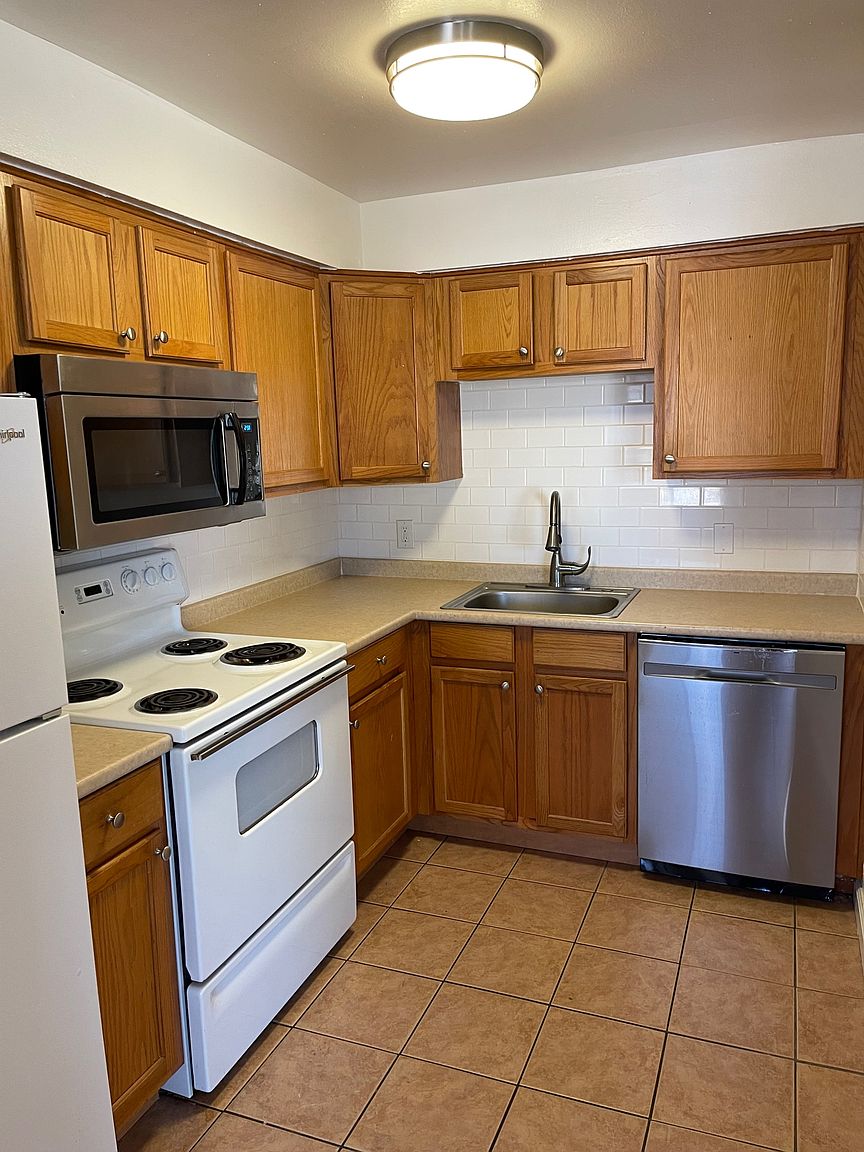 Lantana Village Apartments photo 2