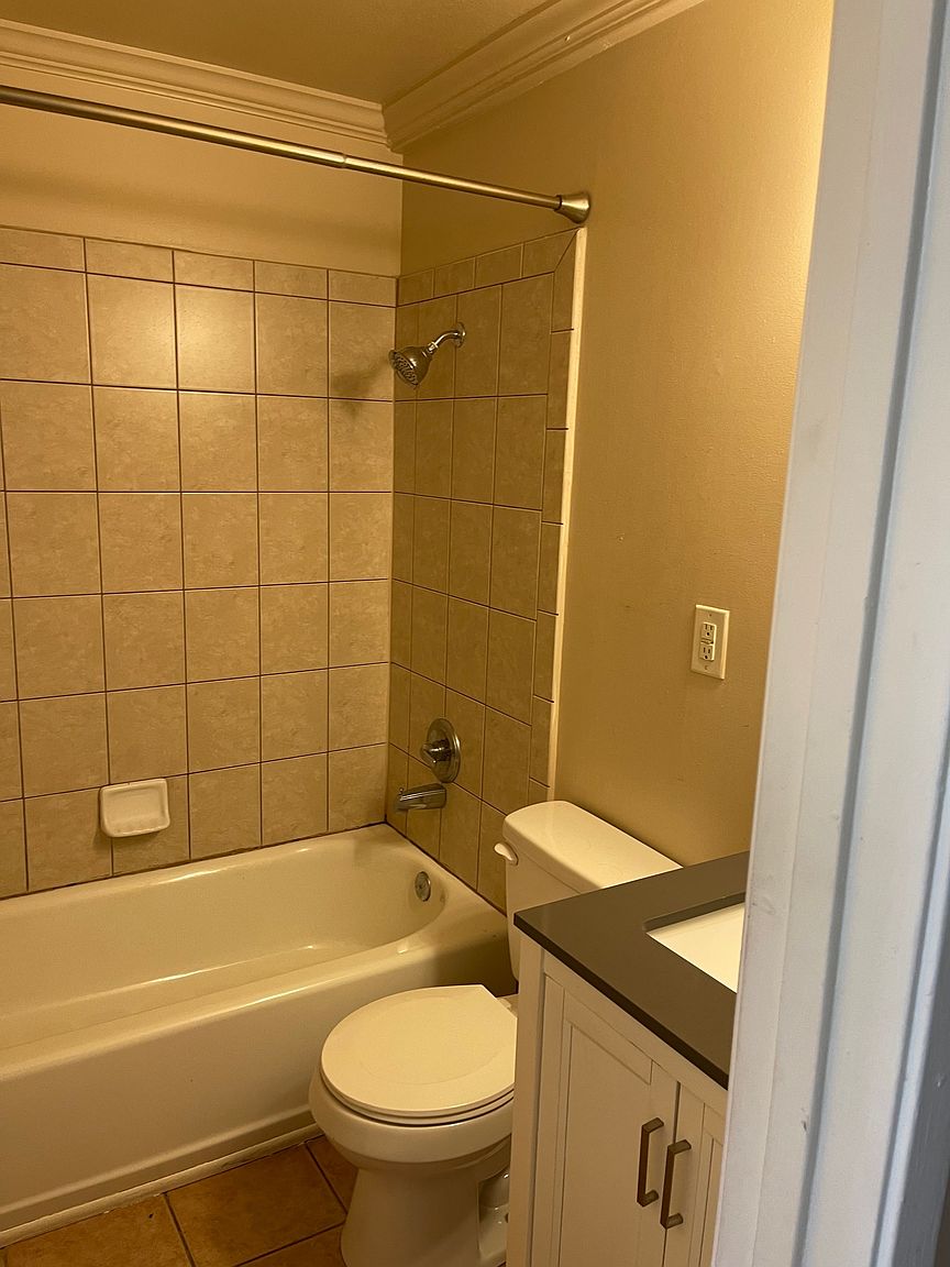 Lantana Village Apartments photo 5