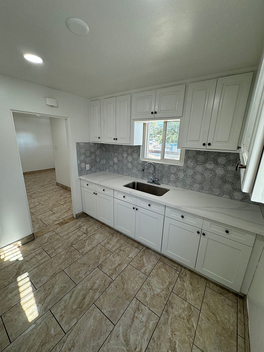 1818 E Monte Vista Rd photo 4
